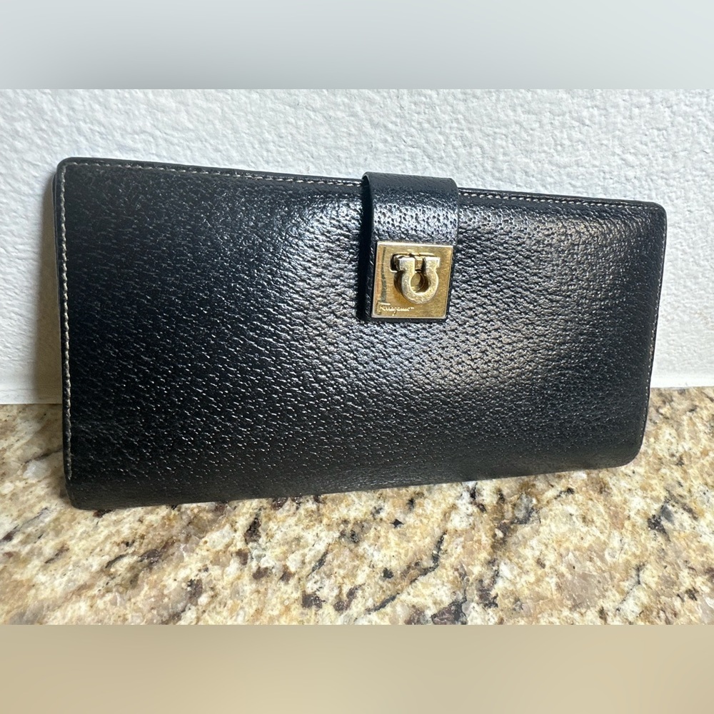 EUC Salvatore Ferragamo wallet